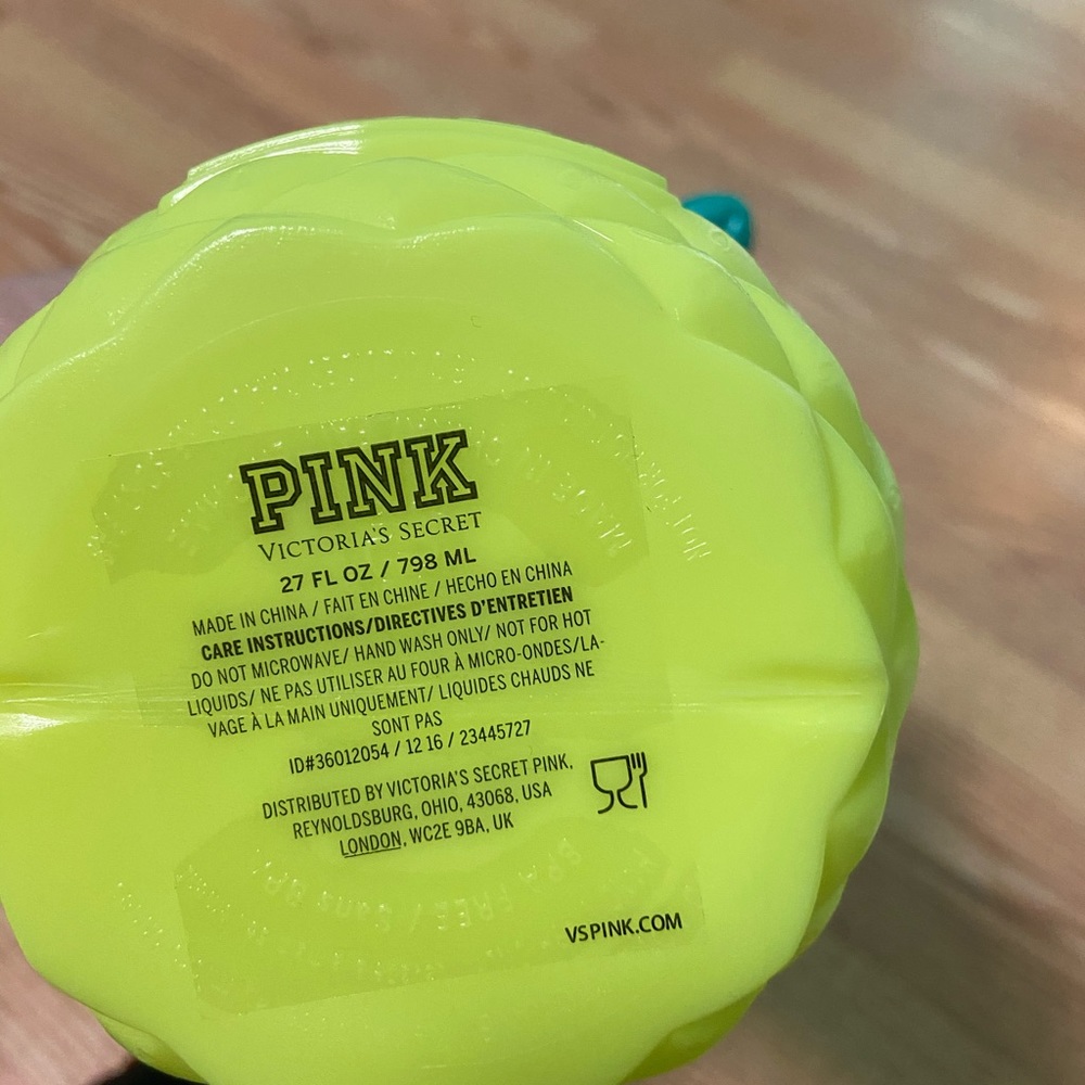 Vs Pink pineapple cup